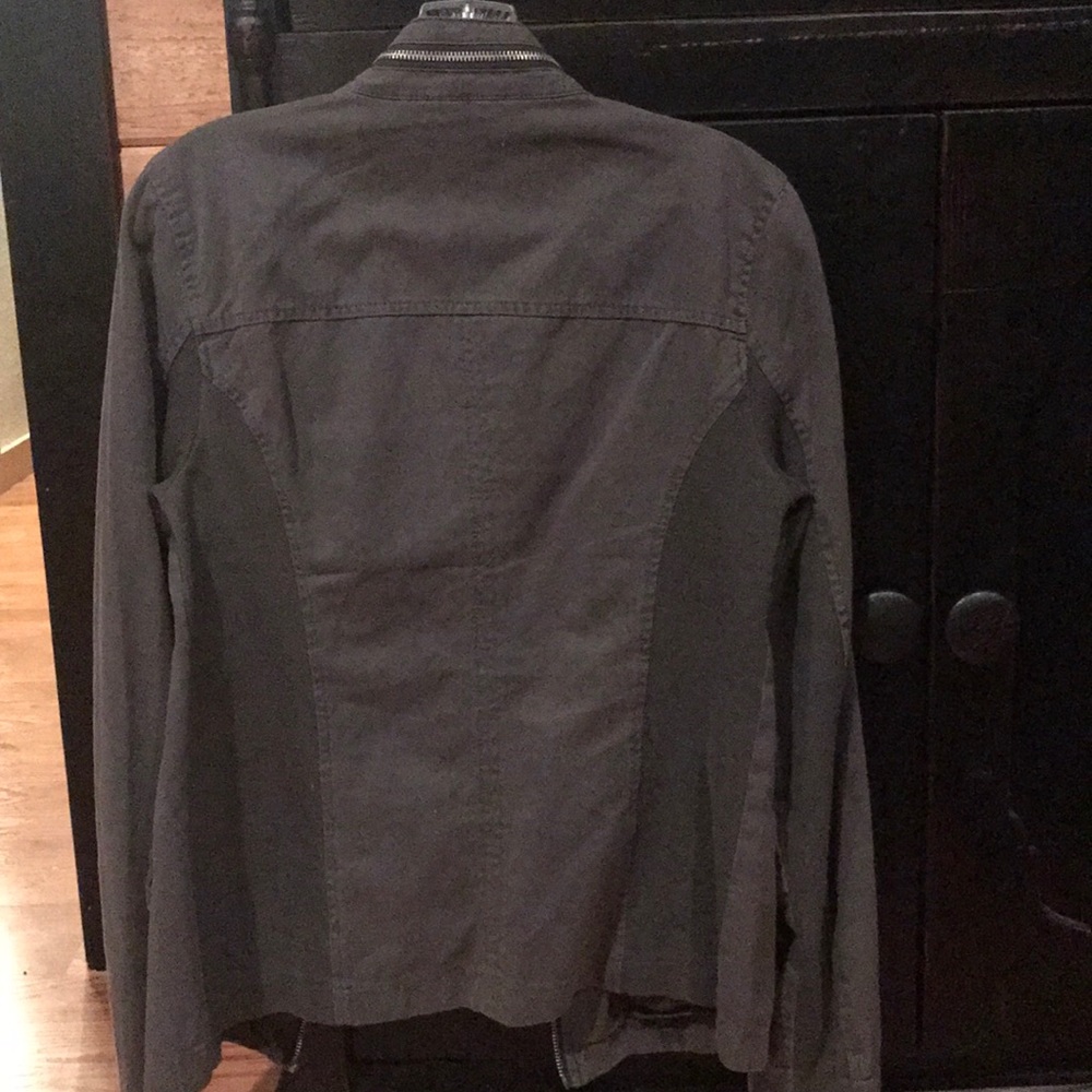 Lightweight jacket - Picture 3 of 3